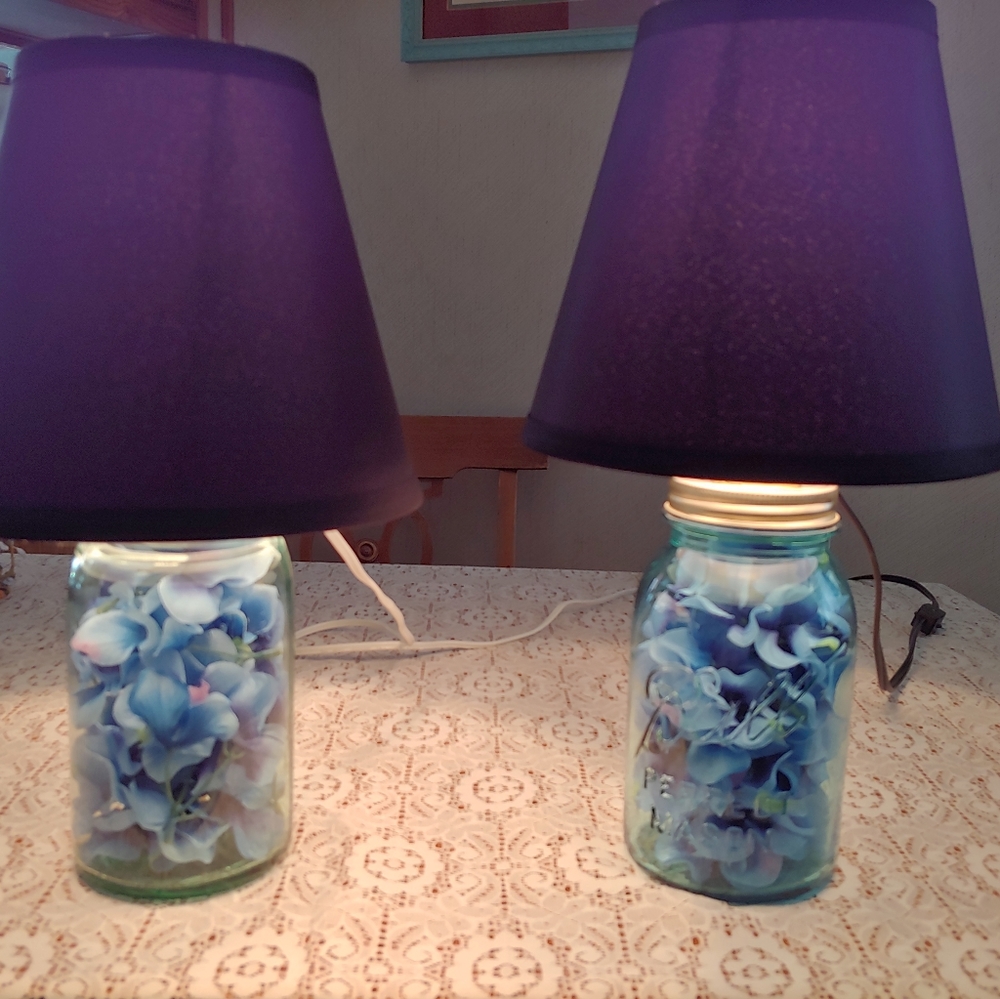 2 lamps